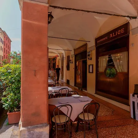 Dimore D'azeglio - Prestigio E Centralita Apartment