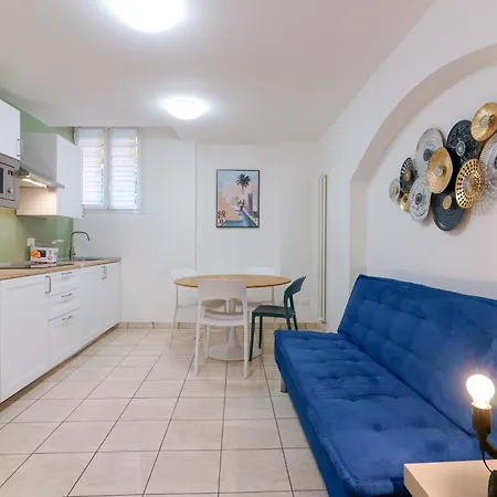 Dimore D'azeglio - Prestigio E Centralita Apartment *