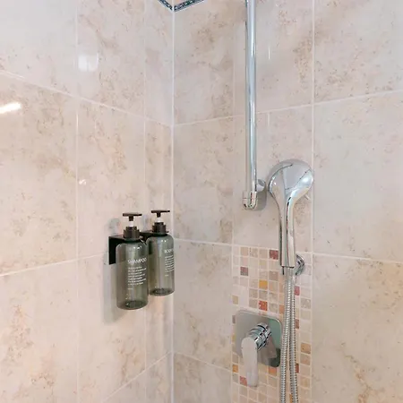 Apartment Dimore D'azeglio By Lesdomus - Prestigio E Centralita